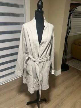 Waffle Knit Shawl Collar bath robe in Light Gray